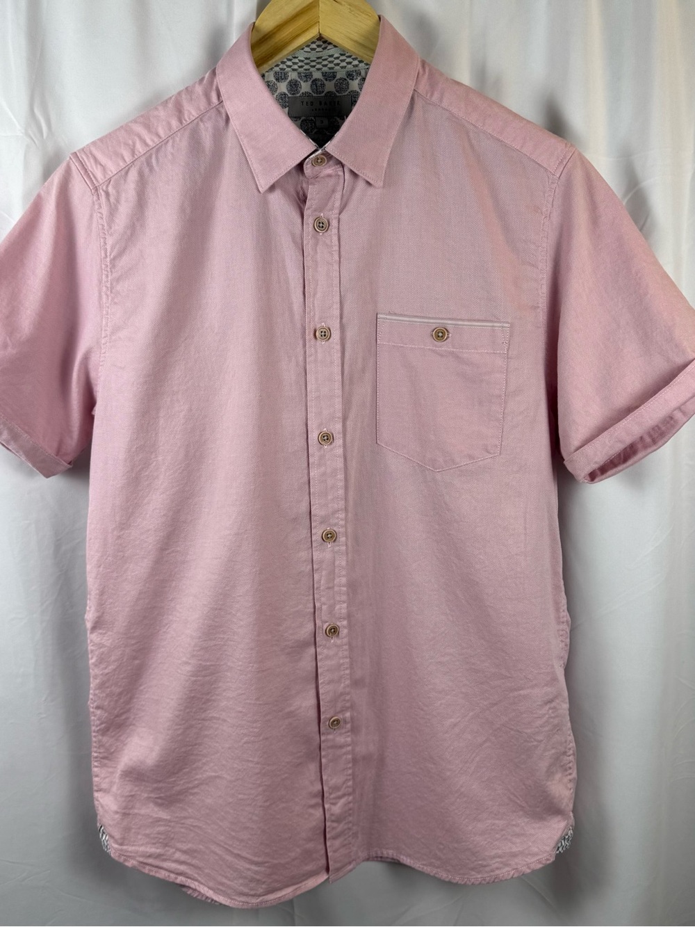 Ted Baker London Men’s Size 3 Pink Short Sleeve Button Down Shirt